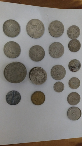 26 Moedas De Réis Diversas E Uma Ficha Telefônica Da Telerj (Usado)