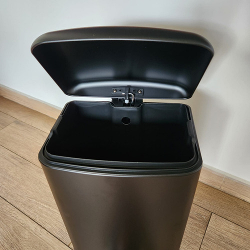 Tacho Basura Cesto Acero Rectangular Pedal 12 L Cierre Suave Color Negro