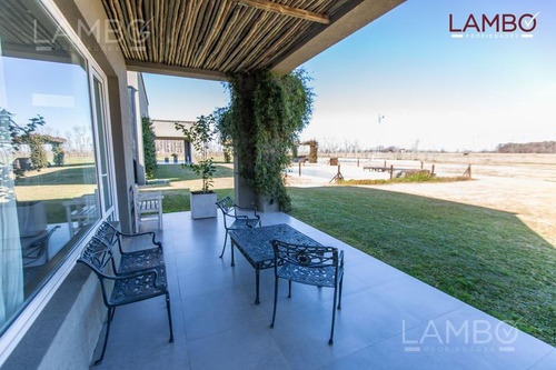 Venta Casa Chacras De La Alameda Carmen De Areco