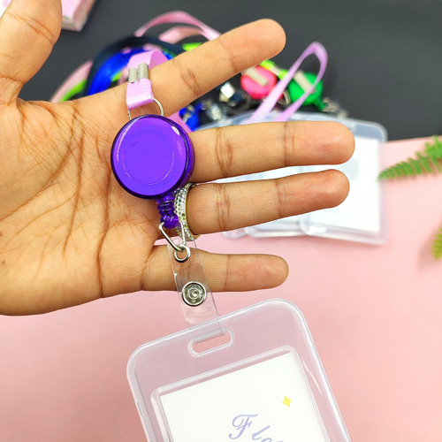 Porta Crachá Colorido Retrátil Com Roller Clip Removível