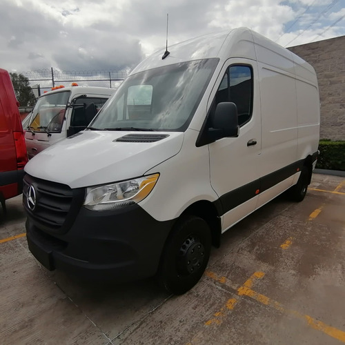 Imagen 4 de 10 de Sprinter Cargo Mediana 5.5 Ton Doble Rodada, Mod. 2021