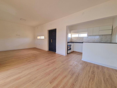 Imagen 1 de 20 de Venta- Casa A Estrenar En Sector A - Dos Dormitorios- Pileta (tierra De Sueños 3, Roldan)