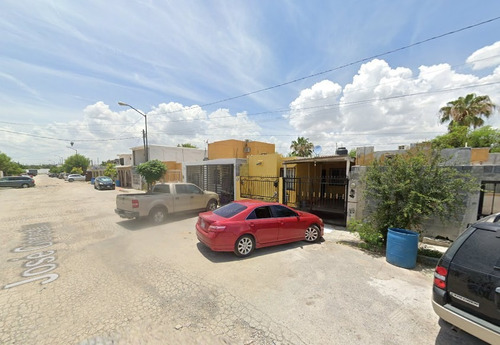 Sk14-casa En Remate Bancario En Los Toboganes, 88177 Nuevo Laredo, Tamps.