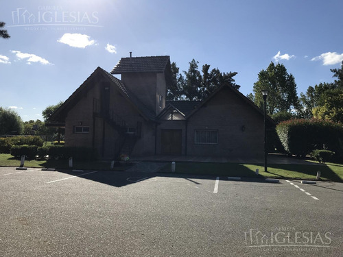 Casa En Venta Con 4 Dormitorios En Solares Del Talar