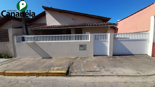 Imagem 3 de 30 de Casa 3 Dormitórios Para Venda No Centro De Cananéia/sp - Ca00085 - 68854824