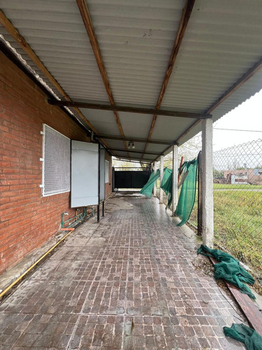 Casa De Tres Dormitorios En Roldan Pileta Jardin Amplia