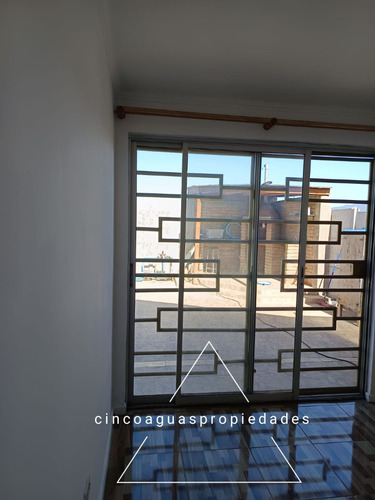 Casa Muy Luminosa Y Con Excelente Ubicación