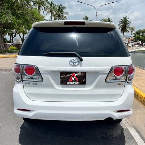 Imagen 2 de 7 de Toyota Fortuner