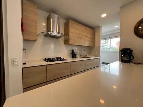 Apartamento En Arriendo Amoblado En El Poblado Milla De Oro