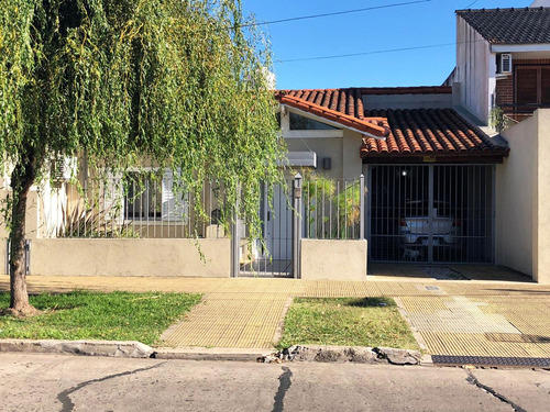 Venta Casa 4 Ambientes - Haedo - Parque