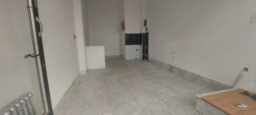 Imagen 3 de 17 de Local Casco Historico. Prox Col Nac Bs As. Vta X Viaje