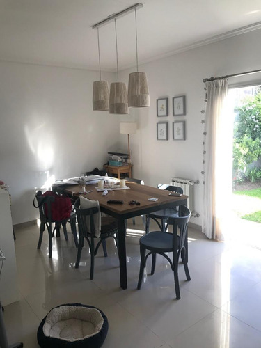 Imagen 9 de 21 de En Venta. Amplia Casa 138m2 + Patio. 3 Dorm. La Giustina Ii