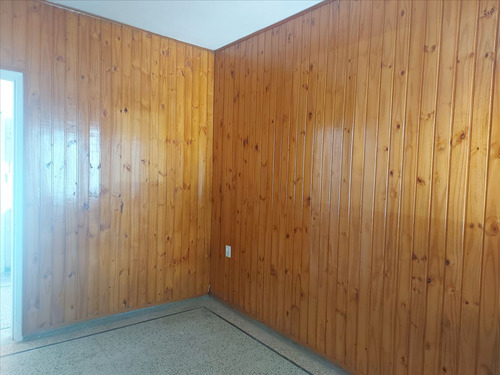 Casa Con Jardin , 2 Dormitorios, Cochera Y Apto Al Fondo
