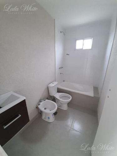 Imagen 5 de 20 de Alquiler Anual/venta - Casa En Laguna Azul