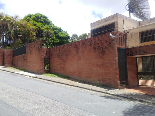 Imagen 1 de 13 de La Lagunita Se Vende Casa De 8 Habitaciones Para Remodelar Con 3.200 Terreno