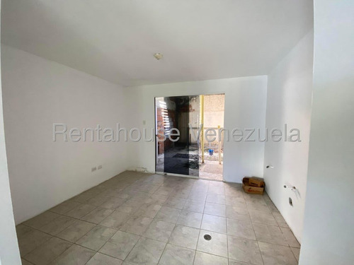 Bello Townhouse Para Seguir Remodelando A Tu Gusto