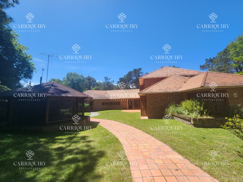 Casa De 4 Dormitorios En Venta En Golf