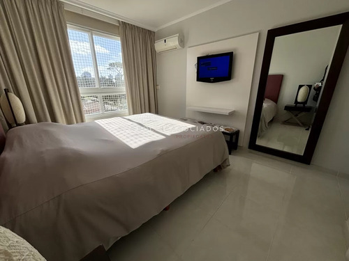 Alquiler De Apartamento En Mansa, Punta Del Este.