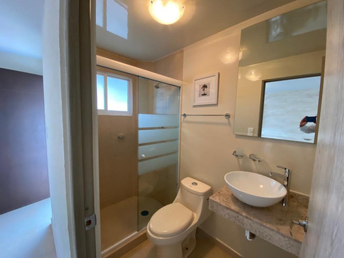 Casa Residencial En Chalco, 3 Recamaras Y 3 Baños .