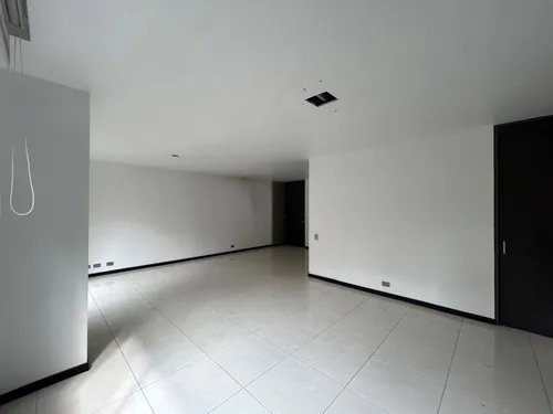 Apartamento En Venta En El Poblado. Cod V16957