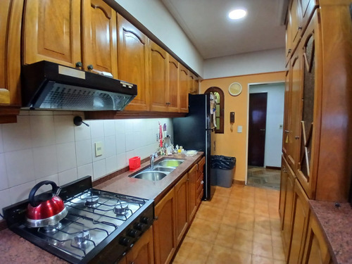 Casa De 3 Ambientes C/opcion A 3er Dormitorio En Pb Y 1er Piso Con Garage, Patio, Balcones, Quincho Y Parrilla