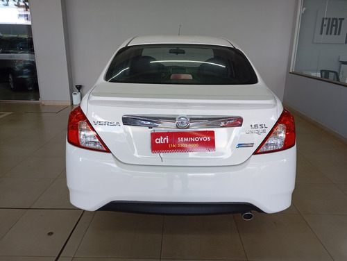 Nissan Versa 1.6 16V FLEXSTART UNIQUE 4P XTRONIC