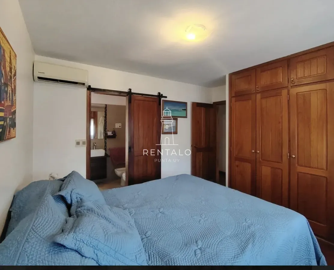 Casa En Alquiler Anual En Punta Del Este 3 Dormitorios Y Dos Baños En Playa Mansa · Foto 5