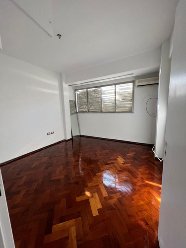   Departamento De 3 Dormitorios A La Venta Sarmiento Al 700