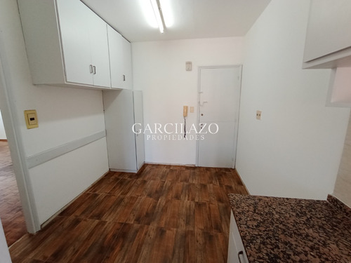 Imagen 6 de 19 de Apartamento En Alquiler - Pocitos (av. Rivera Y Julio Cesar)