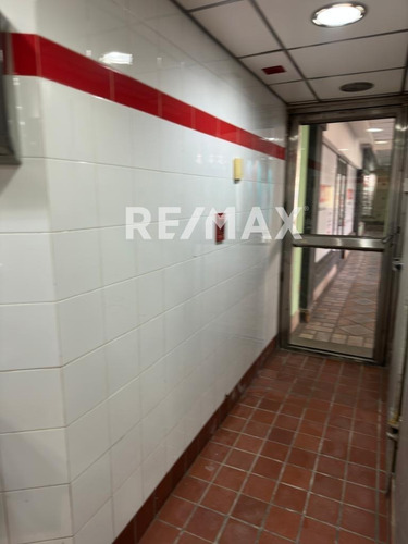 Imagen 7 de 16 de En Alquiler Local Comercial De 83 Mts En El C.c.plaza Mayor Maria Jose Chaparro