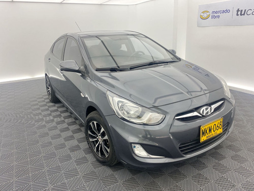 Imagen 12 de 25 de Hyundai Accent I25 Gl 1.4