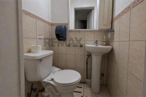 Amplia Oficina Comercial Excelente Ubicación