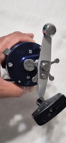 Reel Abu Garcia 6500 Monochrome Qtc Azul Derecho