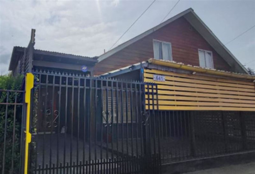 Casa Venta Con Local Comercial De 3 Dormitorios En Chillán