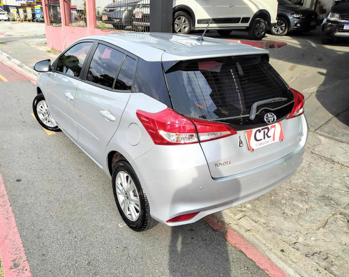 Imagem 4 de 14 de Yaris Xl 1.3 Flex 16v 5p Aut.