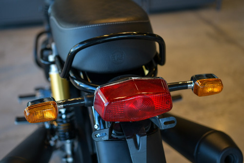 Royal Enfield Interceptor 650 Black Ray 1° Service Gratis