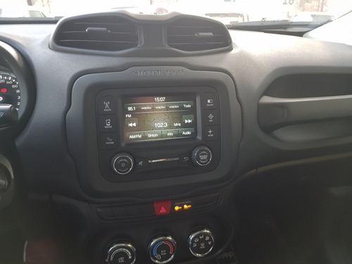 Imagen 7 de 11 de Jeep Renegade 2018 1.8 Sport Wild