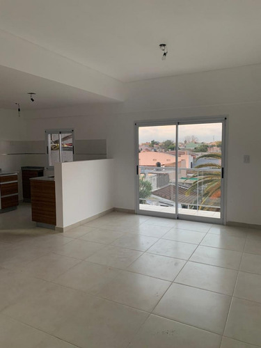 Imagen 3 de 10 de En Alquiler En En Martin Coronado Hermoso Departamento A Estrenar De 2 Ambientes Con Balcon Corrido 2do Piso Al Frente; Con Espacio Cochera Descubierta; No Se Permiten Animales. F: 9192
