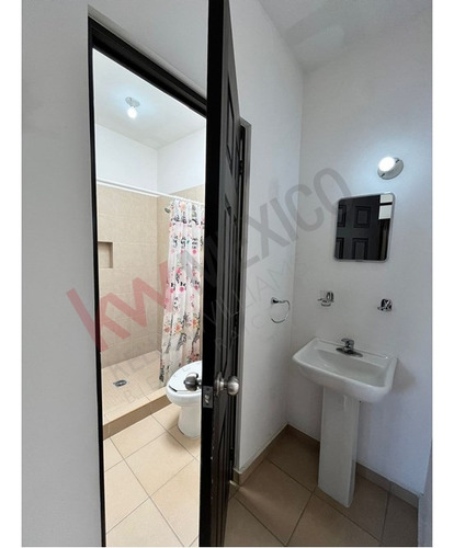 Casa En Venta, A La Entrada De Sonterra , Querétaro
