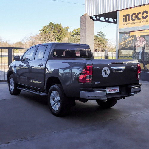 Imagen 9 de 21 de Toyota Hilux 4x2 Dc Srv 2.8 Tdi 6 At