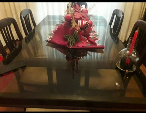 Mesa De Comedor Y Seis Sillas En Caoba