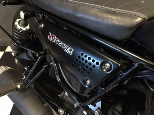 Imagen 6 de 18 de Moto Guzzi 900 V9 Bobber No Ducati 400 800 Icon