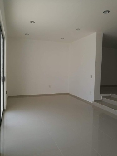 Imagen 5 de 14 de Casa Con Alberca Propia En Cumbres Del Lago, Terraza, 3 Recs