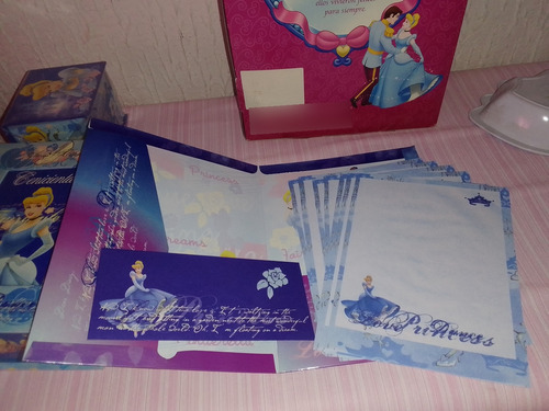 Muñeca De Porcelana Y Productos Cenicienta/cinderella (Usado)
