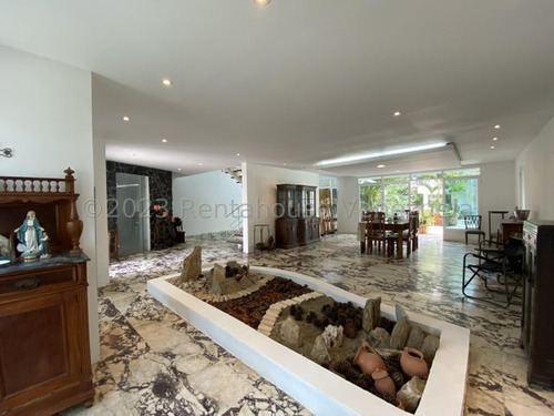 Amplia Y Luminosa Casa En Venta En Bosques De La Lagunita