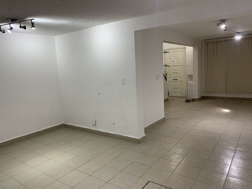 Renta: Casa De 3 Niveles Con Uso De Suelo Para Oficinas, Zona Rosa, Col Juarez