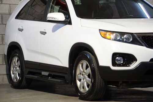 Imagen 5 de 15 de Kia Sorento Ex 2.4l 4x2 6at 3filas -carhaus
