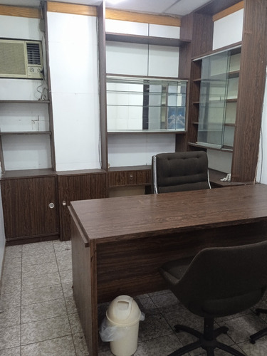 Imagen 4 de 4 de Oficina En Venta Av Urdaneta Century 21 Plaza Francia 04125033903 Gg1
