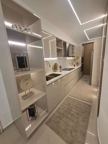 En Venta Apartamento Totalmente Remodelado En Residencias Barbara Palace Urbanizacion La Trigaleña Alta Valencia. St