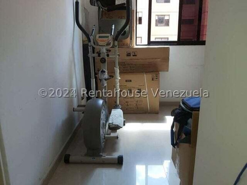 Apartamento En Alquiler, Colinas De La Tahona #24-26858